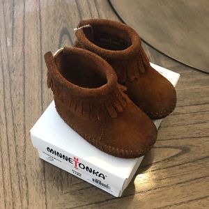 Infant size 1 Minnetonka boots
